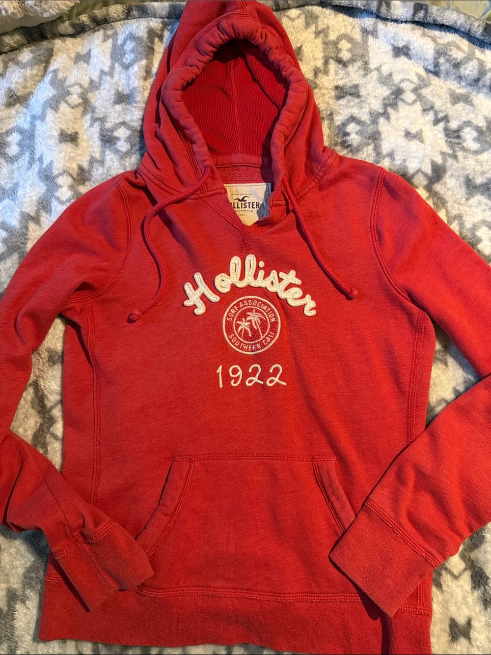 Hollister Women's Red Pullover Hoodie with 1922 Embroidered Logo
